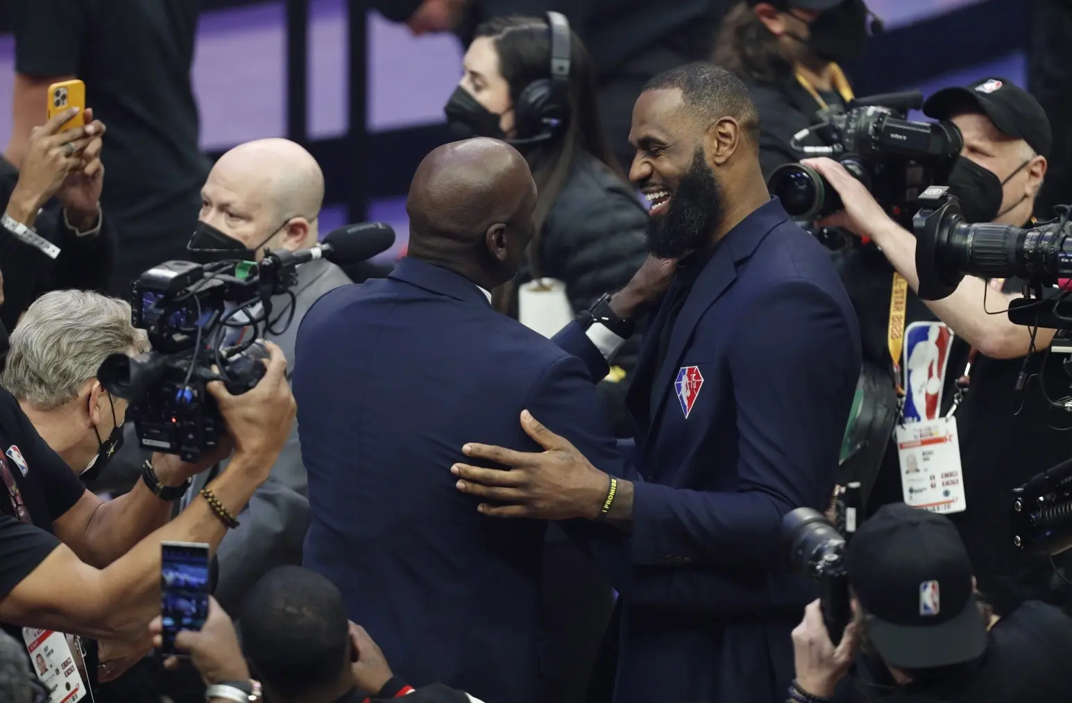 詹姆斯谁更, div, 道有没有听