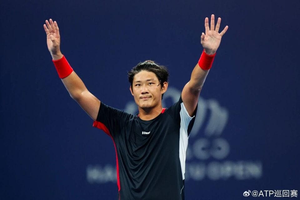 但依然有许, 云朝克特和